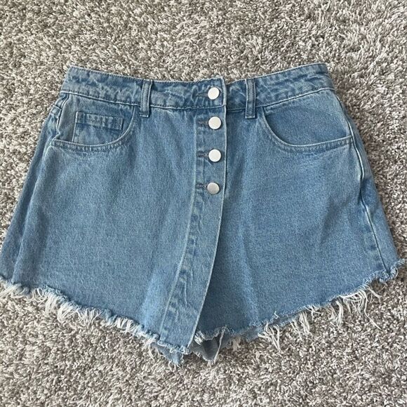 NWT Cloud 10 Jeans Cutout Shorts / Skort Size Medium - Picture 6 of 8